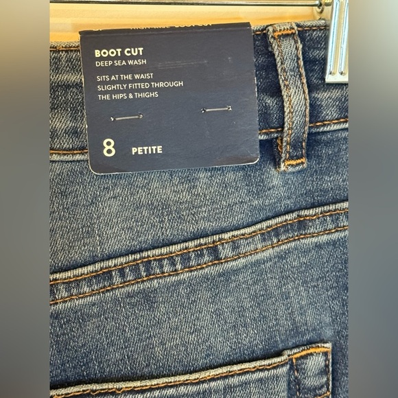 NEW J. Jill Denim High-Rise Boot Cut Jeans Size 8P - Picture 4 of 5